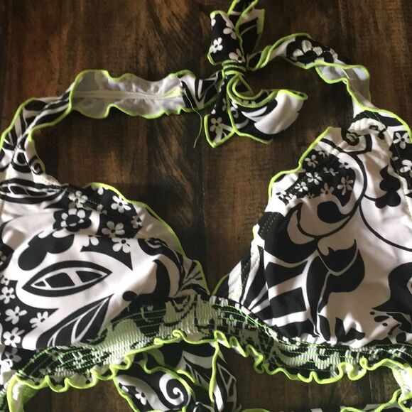 Halter Style Top Bikini Top is M & Bottom is L - Picture 7 of 8